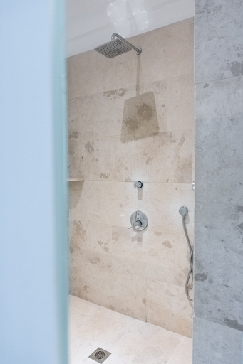 Bathroom 5, 12 Months Luxury Resort, Thessaly
