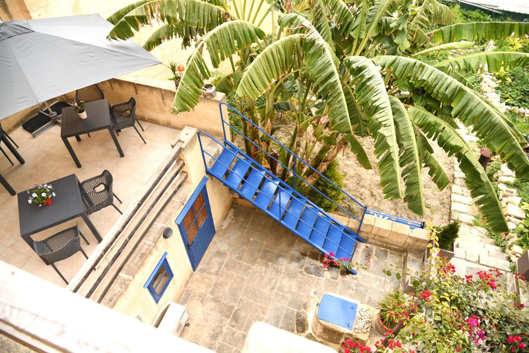 Others 4, Gawhra B&B