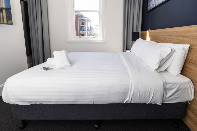 Bedroom 2, The Albion Hotel, Newcastle - Inner City
