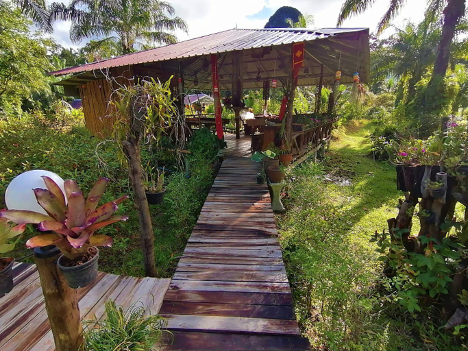 Food & Drinks 2, Koom Kachanaan, Mueang Krabi