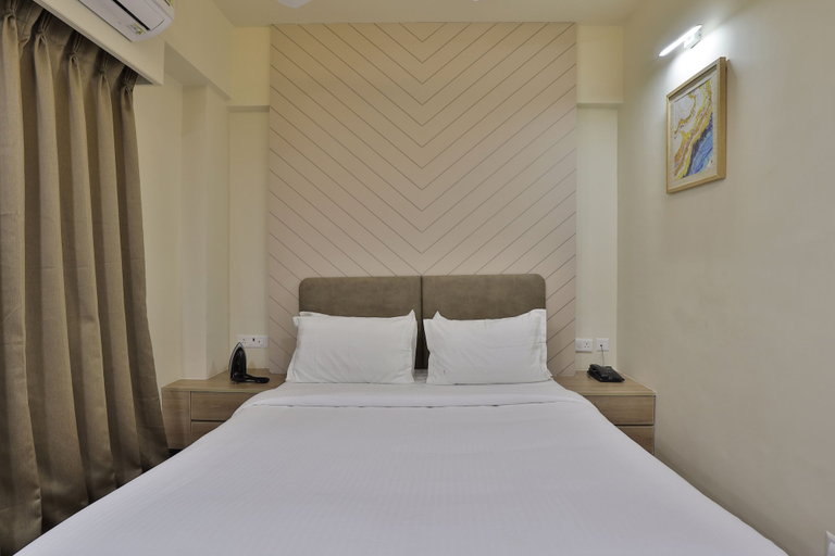 Bedroom 2, hotel monville, Vadodara