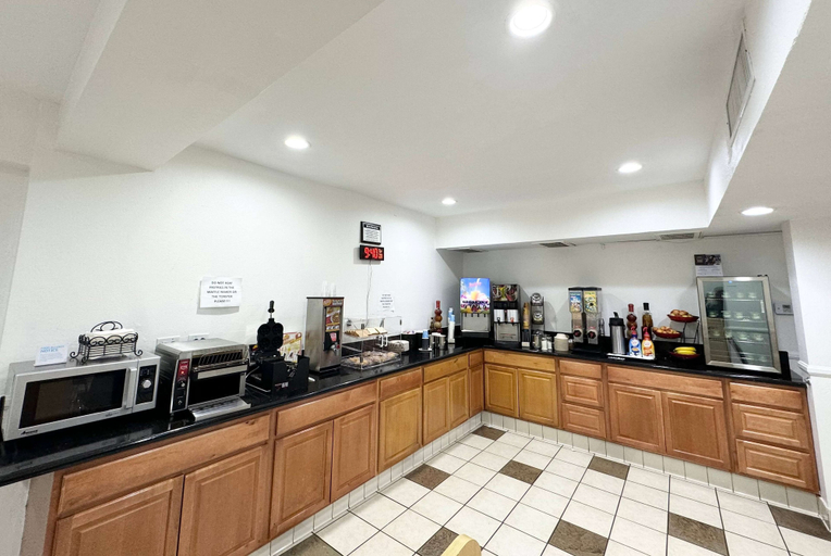 Food & Drinks 5, Ramada by Wyndham San Diego Airport, San Diego