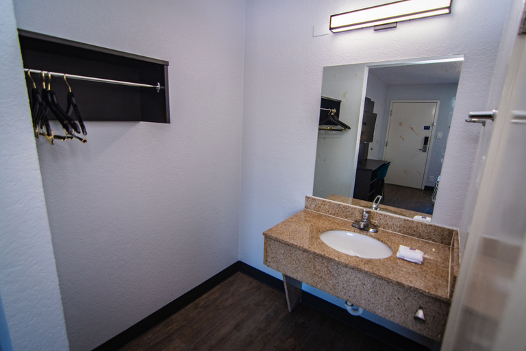 Bathroom 4, Motel 6 Ft Pierce, Saint Lucie