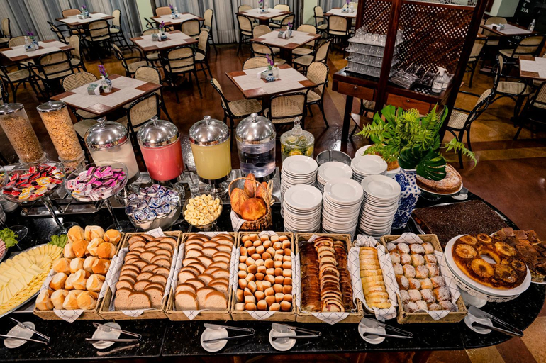 Food & Drinks 6