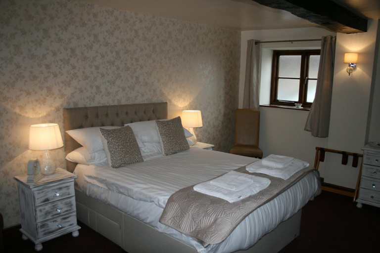 Bedroom 2, The Talbot Inn, Shropshire