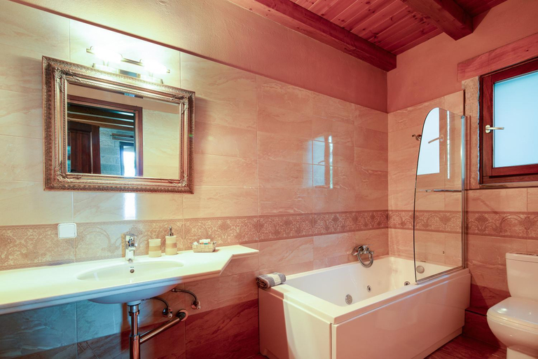 Bathroom 3, Vederi Estate, Crete