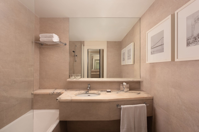 Bathroom 4, Lisbon Marriott Hotel, Lisbon