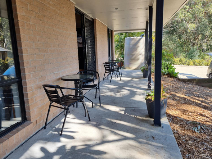 Others 4, Blue Wren Lodge Waratah, Newcastle - Throsby