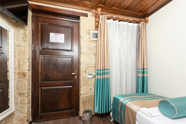 Bedroom 3, Marina Foça Hotel, Foça