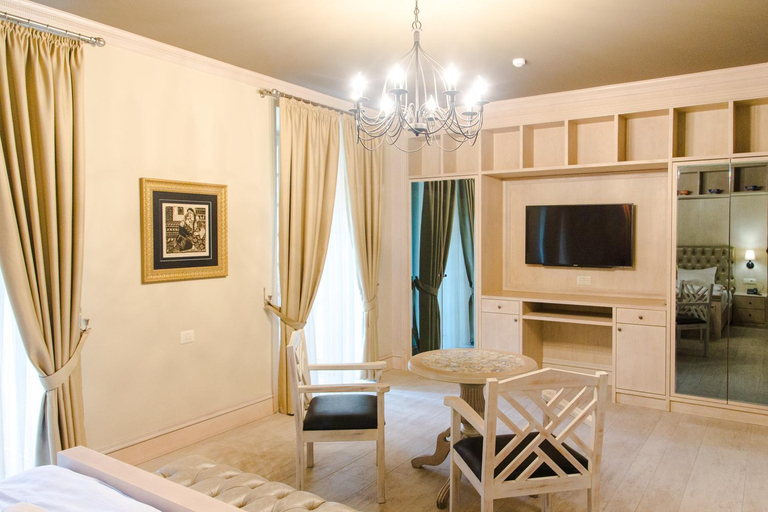 Bedroom 2, Art Club, Baku