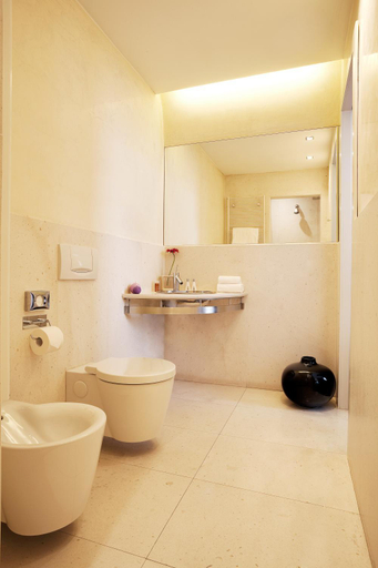 Bathroom 4, Hotel Due Mori, Vicenza