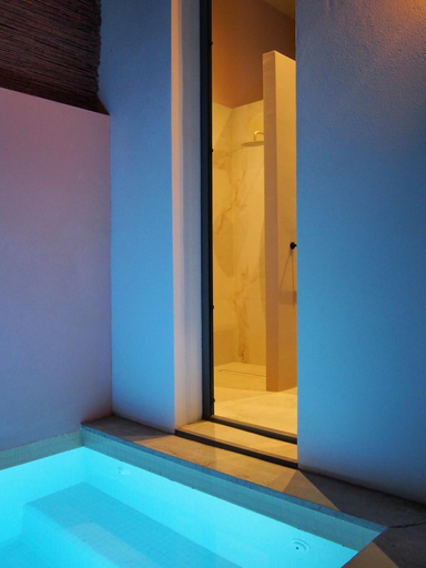Others 4, SUITES 9 MALAGA, three unique suites with private plunge pool, Málaga
