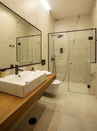 Bathroom 3, Casa Margô, Lagos