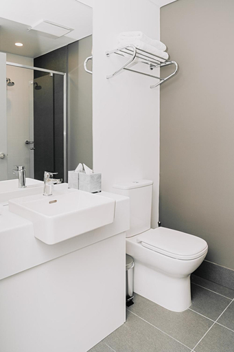 Bathroom 4, Toms Court Hotel, Adelaide
