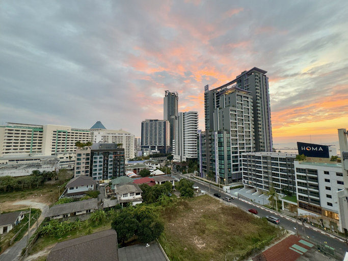 Others 5, Sriracha Avenue, Si Racha