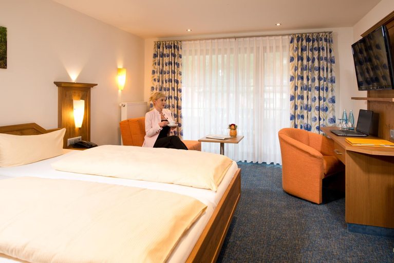 Bedroom, Schwarzwald Hotel Silberkoenig, Emmendingen