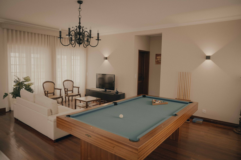 Others 5, Chalet De La Croix, Vila Franca do Campo