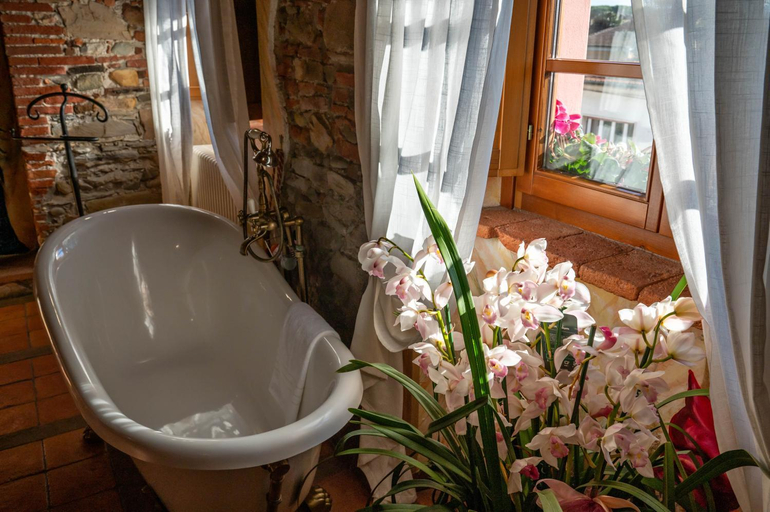 Others 5, Luxury Corte Di Re Artu, Lucca