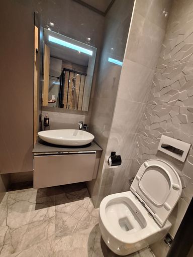 Bathroom 4, Diamond City by Cozy, Accra