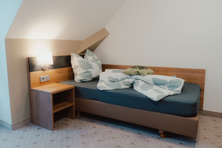 Bedroom 2, Hotel Schwarzes Kreuz, Fürth
