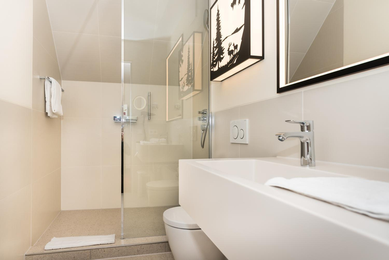 Bathroom 9