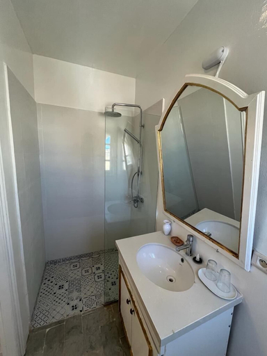Bathroom 5, dar Yessine, Hergla