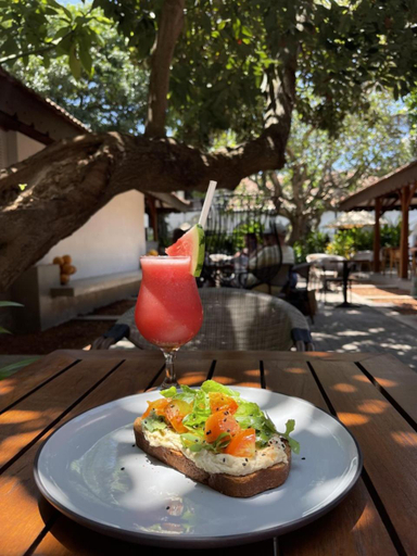 Others 5, The Merchant, Galle Four Gravets