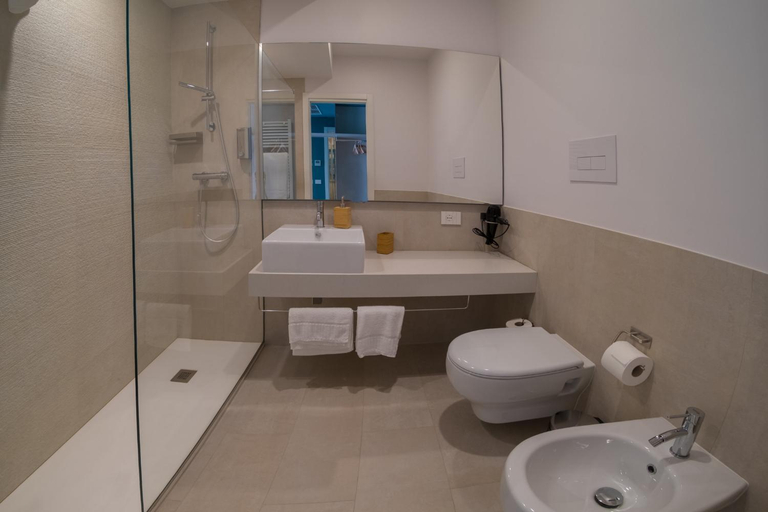 Others 5, Gaya resort, Benevento