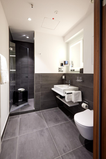 Bathroom 4, Kasino Hotel, Leverkusen