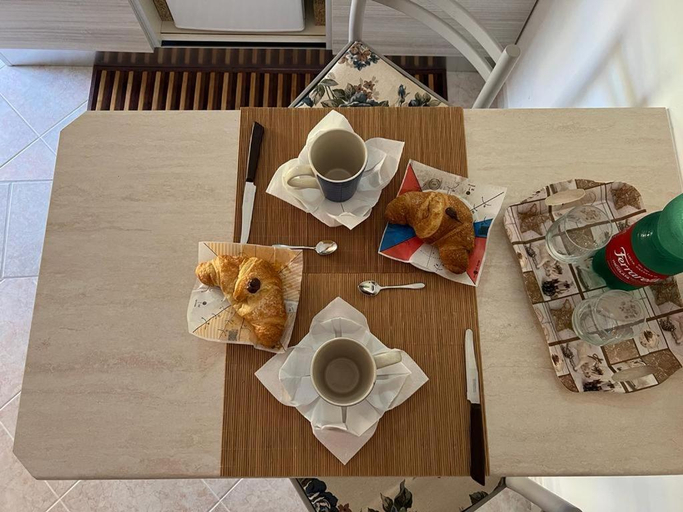 Food & Drinks 5, Ely Sea, Cosenza