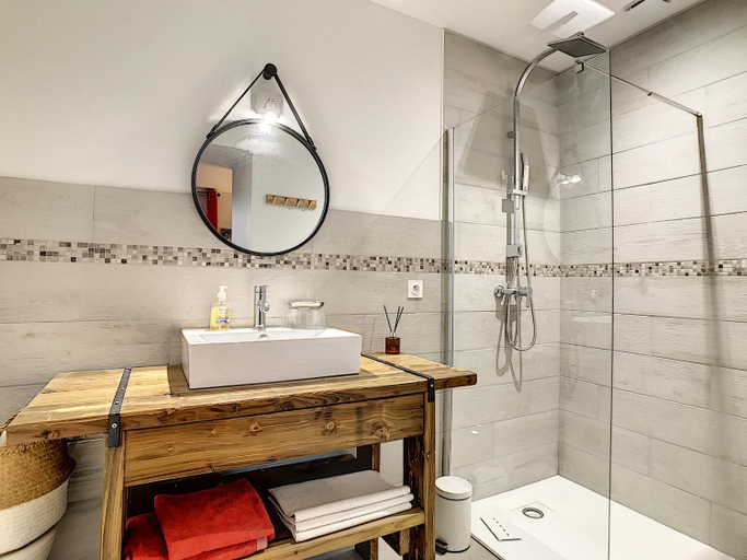 Bathroom 2, La ferme de Pham, Haute-Garonne