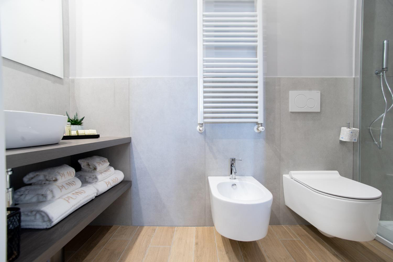 Bathroom 5, Il Pumo - Apulian Rooms Bari Piazza Moro, Bari