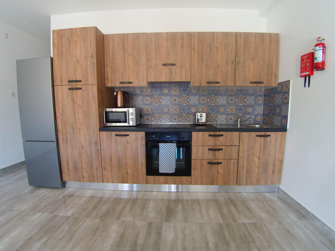 Others 4, F7 Room 2, Private Bedroom two single beds shared bathroom in shared Flat