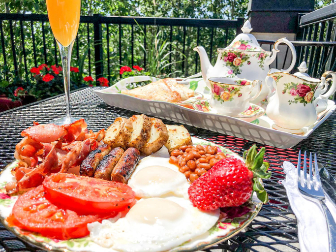 Food & Drinks