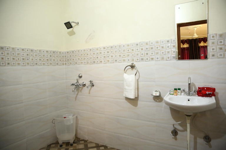 Bathroom 8