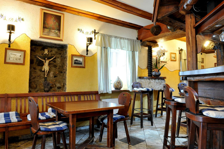 Food & Drinks 5, Gostilna in Prenocisca Brancurnik, Prevalje