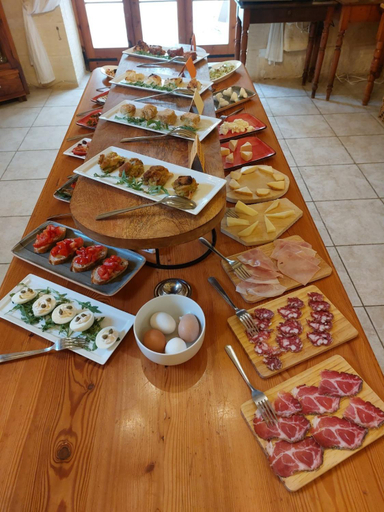 Food & Drinks 4, Ta' Didi B&B
