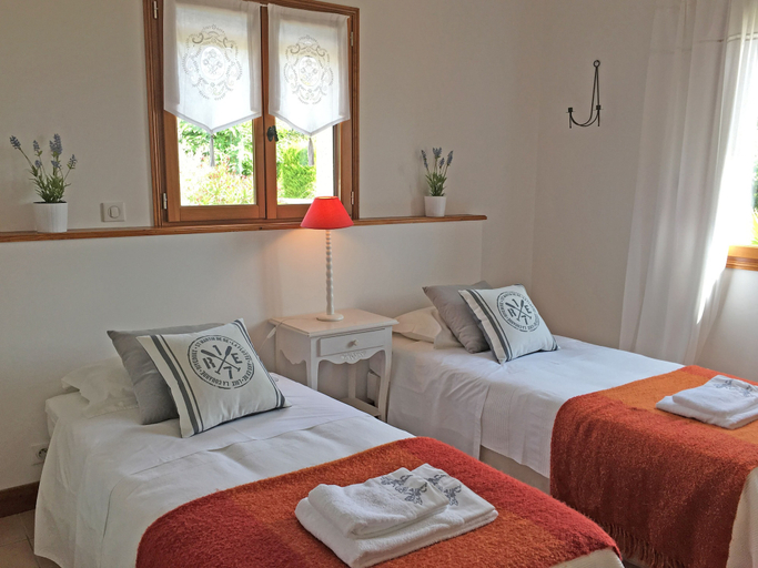 Bedroom 2, Manoir de Longeveau, Charente