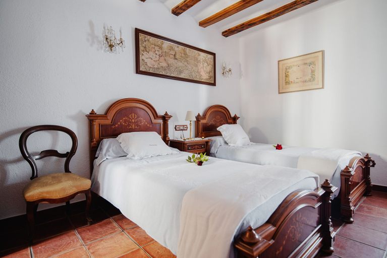 Bedroom 3, Masia Can Viver - Olive oil tourism B&B, Barcelona
