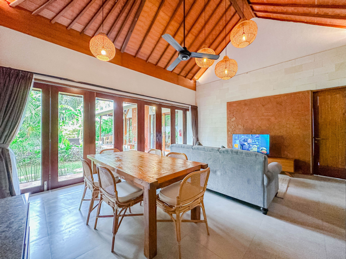 Dining Room 21