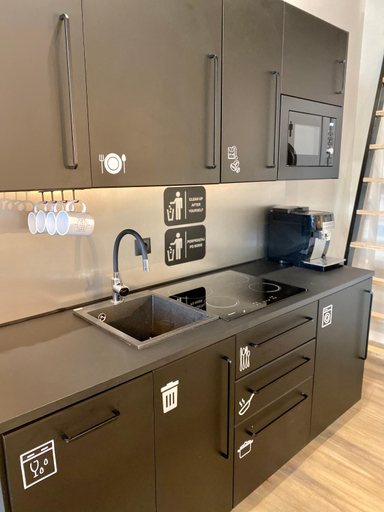 Others 5, Thruster - Rooms, Kitchen, Chill-Out Zone-Netflix, Lobby-Netflix, Gdynia