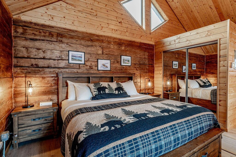 Bedroom 2, Lakeshore Cabins, Kenai Peninsula