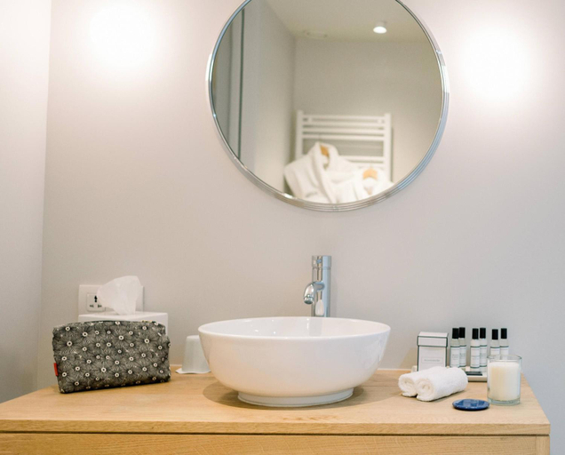 Bathroom 4, château Hospitalet Wine Resort & Spa, Aude