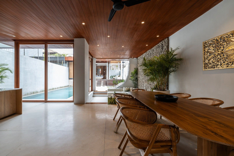 Dining Room 15