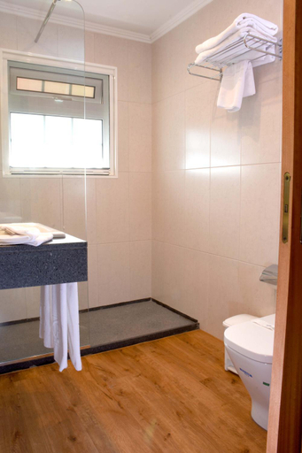 Bathroom 4, Quinta Da Penha De Franca, Funchal