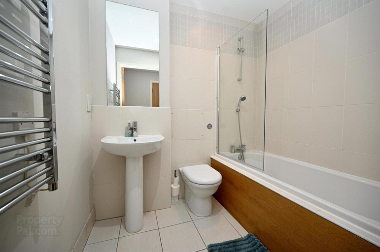 Bathroom 4, Skyline Belfast, Belfast