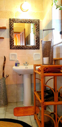 Bathroom, Ta' Didi B&B