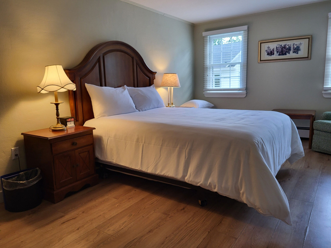 Bedroom 3, The Stowe Village Inn, Lamoille