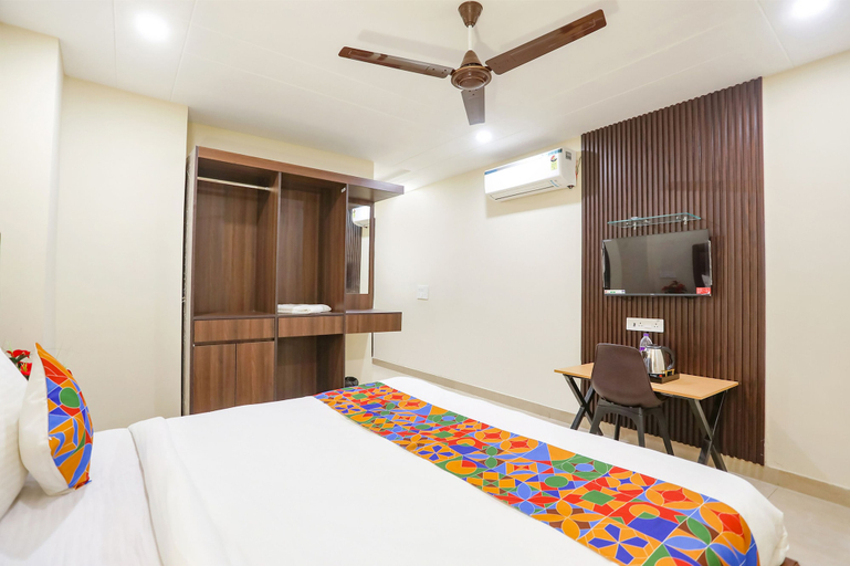 Bedroom 4, FabHotel Nirvana Residency, Delhi