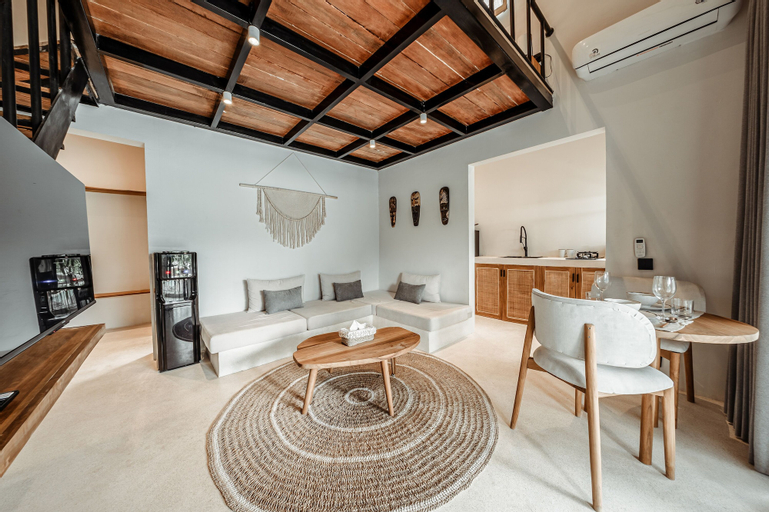 Dining Room 3, Sarang Apartments by EVDEkimi, Gianyar